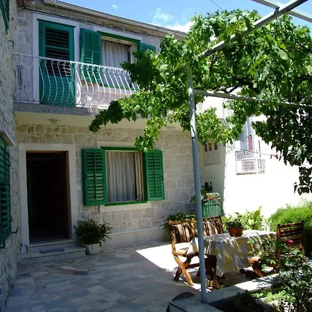 Rosa Apartment *